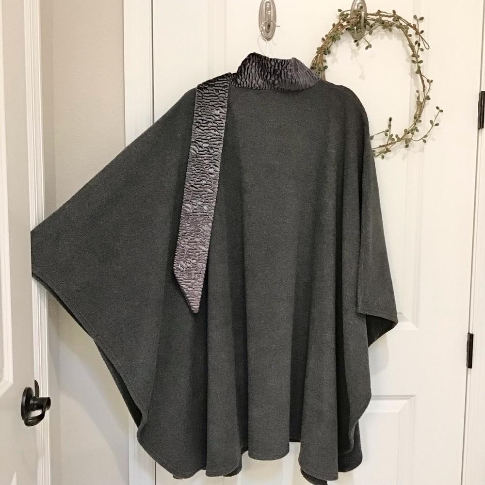 Preston & York Wrap/Cape Faux Fur Gray, One Size - Picture 2 of 4